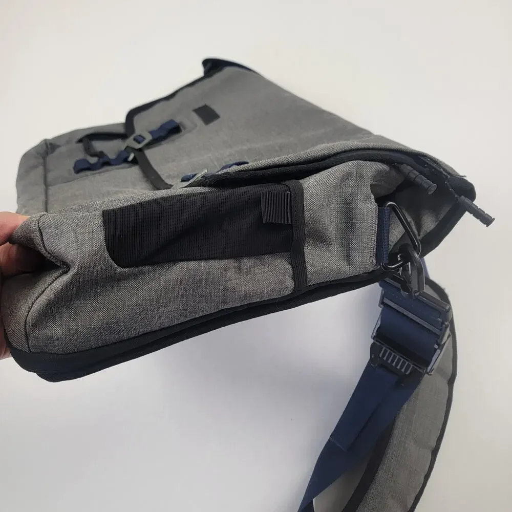 Timbuk2‎ Command Messenger Bag Laptop Gray Blue Multi-Pockets Shoulder Strap